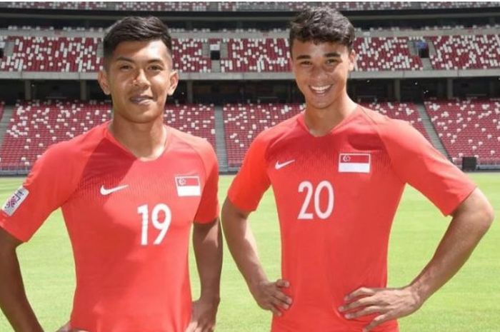 Duo striker timnas Singapura yakni Khairul Amri dan Ikhsan Fandi berpose di Stadion Nasional, Kallan