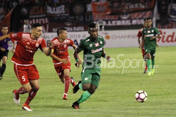 PSMS Medan dan Persija Jakarta Tengah Berlaga di Atas Lapangan