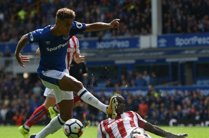 Pemain Everton, Dominic Calvert-Lewin, dalam laga kontra Stoke City pada 12 Agustus 2017