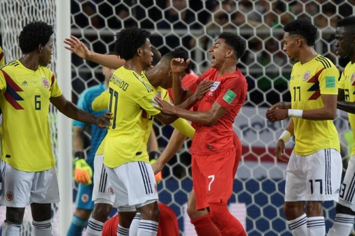 Ketegangan yang melibatkan Juan Cuadrado dan Jesse Lingard setelah Jordan Henderson dilanggar pada pertandingan babak 16 besar Piala Dunia 2018 di Otkrytiye Arena, Selasa (3/7/2018) waktu setempat.