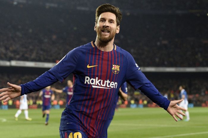 Megabintang FC Barcelona, Lionel Messi, merayakan gol yang dia cetak ke gawang Espanyol dalam laga leg kedua perempat final Copa del Rey di Stadion Camp Nou, Barcelona, pada 25 Januari 2018.