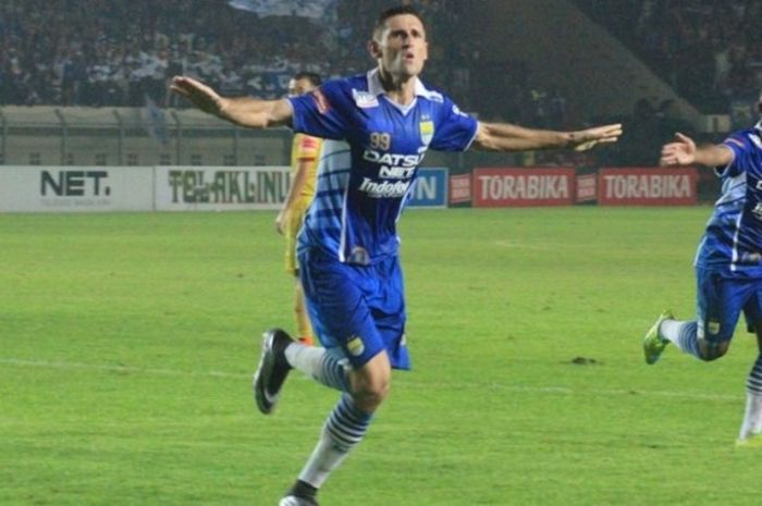 Striker Juan Carlos Belencoso bakal dapat 'pelayanan' dari Robertino Pugliara saat membela Persib di