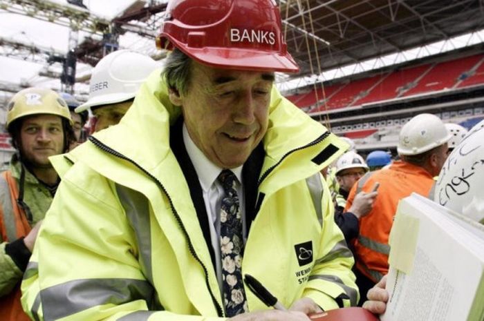 Legenda Inggris, Gordon Banks, menghadiri acara 40 tahun tim nasional mereka juara Piala Dunia di Stadion Wembley, London, 21 Maret 2006.