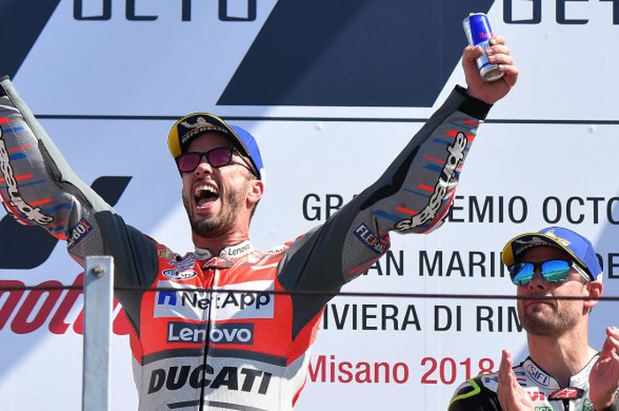 Pebalap MotoGP dari tim Ducati, Andrea Dovizioso, merayakan kemenangannya di GP San Marino, 9 September 2018 di Sirkuit Misano.