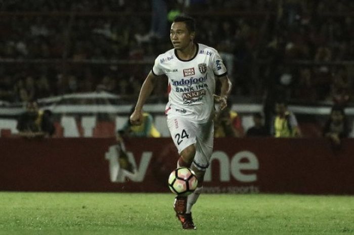 Bek Bali United, Ricky Fajrin