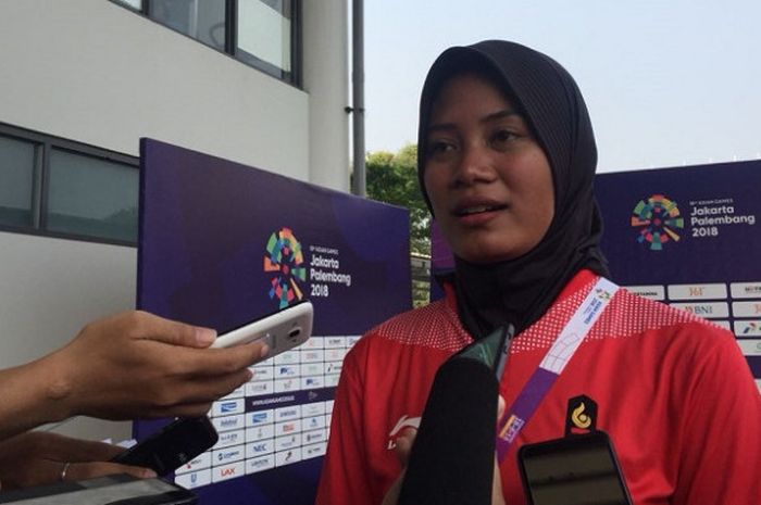 Atlet panah Indonesia, Diananda Choirunisa, ketika ditemui usai pertandingan semifinal panahan nomor recurve perorangan putri di Lapangan Panahan Stadion Utama Gelora Bung Karno, Kamis (23/8/2018).