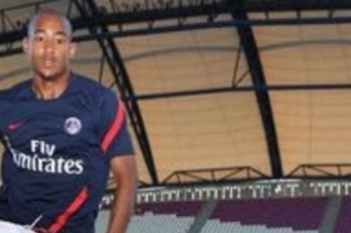 mantan pemain PSG, Loris Arnaud