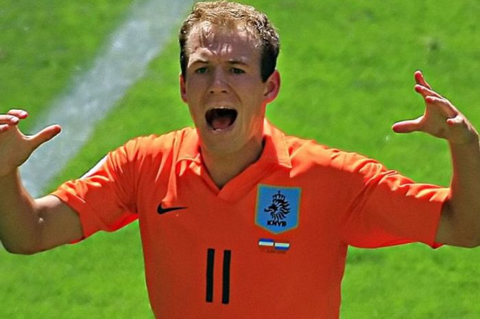 Ekspresi Arjen Robben setelah mencetak gol untuk timnas Belanda ke gawang Serbia & Montenegro di partai Piala Dunia 2006 di Leipzig, 11 Juni 2006.