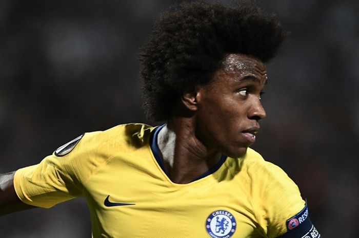 Gelandang Chelsea, Willian, merayakan gol yang dicetak ke gawang PAOK dalam laga Grup L Liga Europa di Stadion Toumba, Thessaloniki, Yunani pada 20 September 2018.