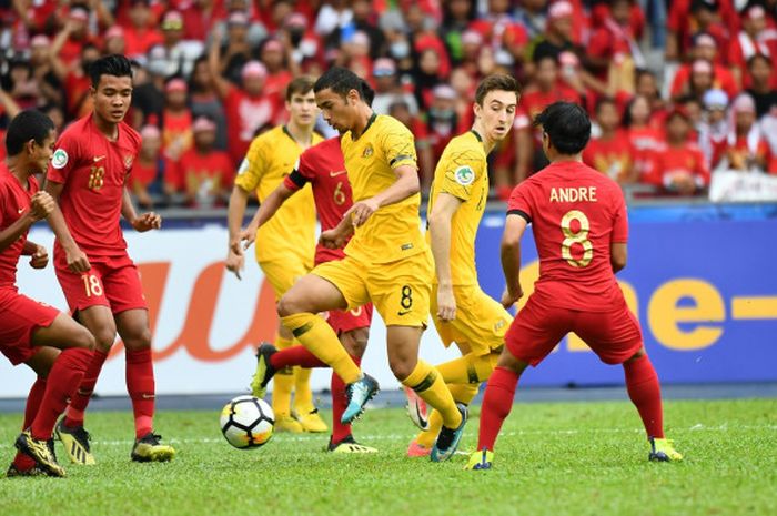 Timnas U-16 Indonesia berhadapan dengan Australia pada perempat final Piala Asia U-16 2018 di Stadion Bukit Jalil, 1 Oktober 2018. 