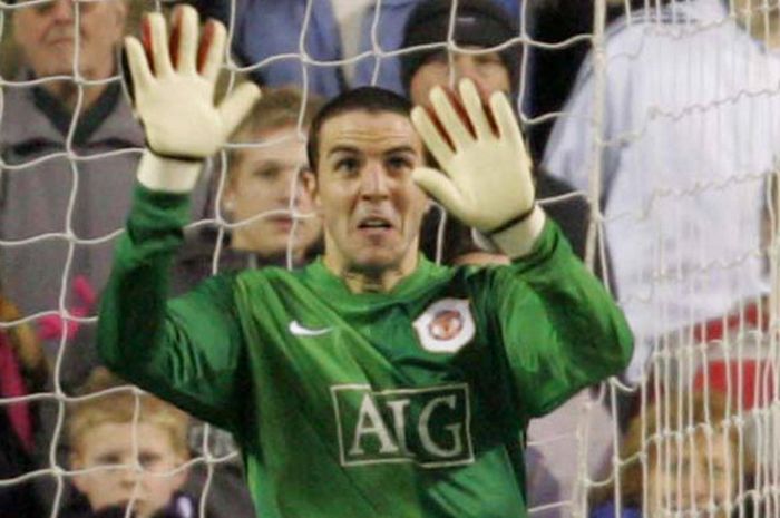 John O'Shea menjadi penjaga gawang setelah Edwin Van der Sar patah tulang hidung pada laga melawan Tottenham Hotspur, musim 2007-2008.