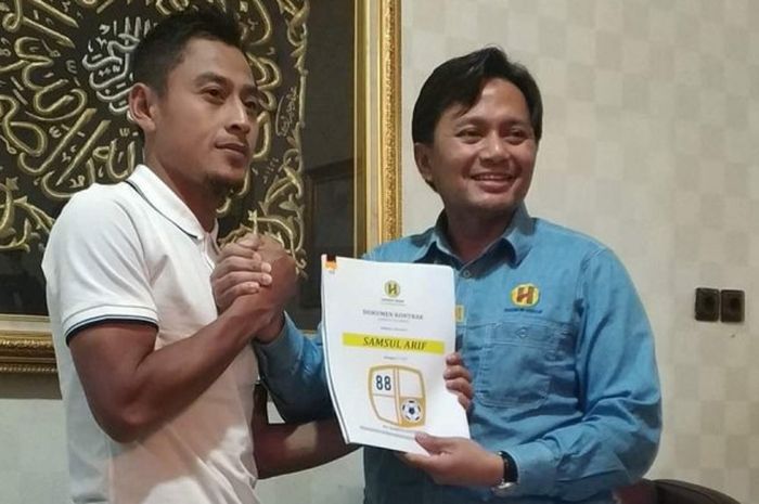 Samsul Arif Munip telah resmi memperpanjang kontrak dengan Barito Putera musim 2019.