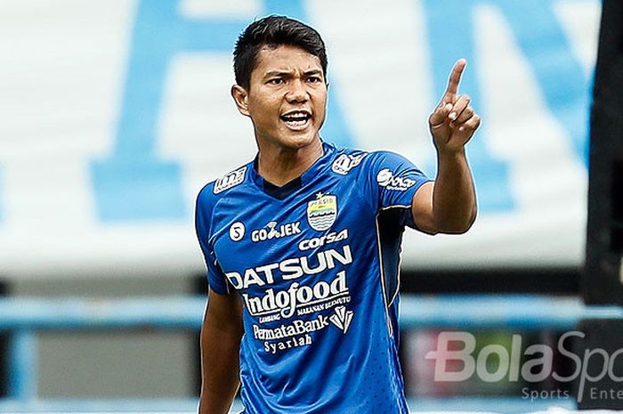 Pemain belakang Persib Bandung, Achmad Jufriyanto, saat tampil melawan Sriwijaya FC dalam laga pembuka Piala Presiden 2018 di Stadion Gelora Bandung Lautan Api, Kota Bandung, Selasa (16/1/2018)