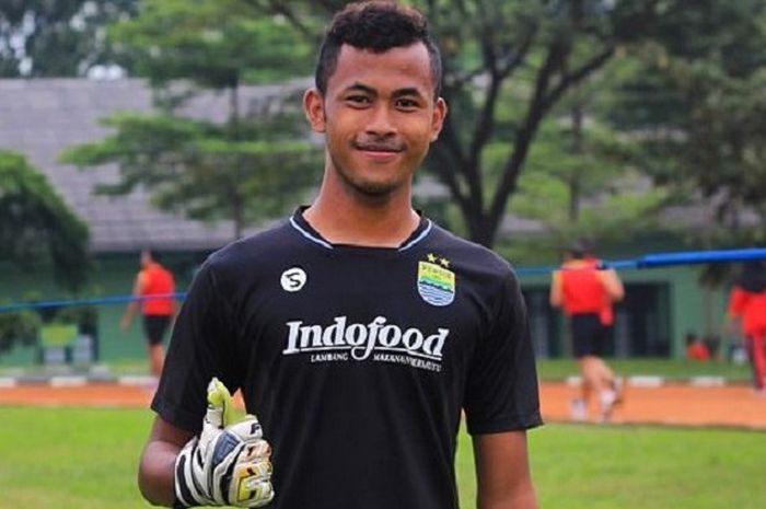 Kiper Persib Bandung, Aqil Savik