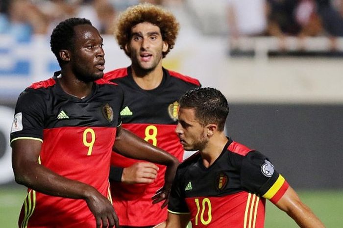  Penyerang Belgia, Romelu Lukaku (kiri), merayakan gol yang dia cetak ke gawang Siprus bersama Marouane Fellaini (tengah) dan Eden Hazard dalam laga Kualifikasi Piala Dunia 2018 di GSP Stadium, Nikosia, 6 September 2016. 