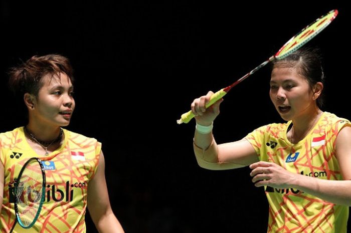 Pasangan ganda putri Indonesia, Greysia Polii/Apriyani Rahayu, bereaksi pada babak semifinal Japan Open 2018 melawan Yuki Fukushima/Sayaka Hirota (Jepang) di Musashino Forest Sport Plaza, Sabtu (15/9/2018).