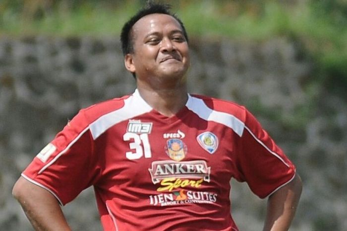 Kiper Arema Cronus, Ahmad Kurniawan.