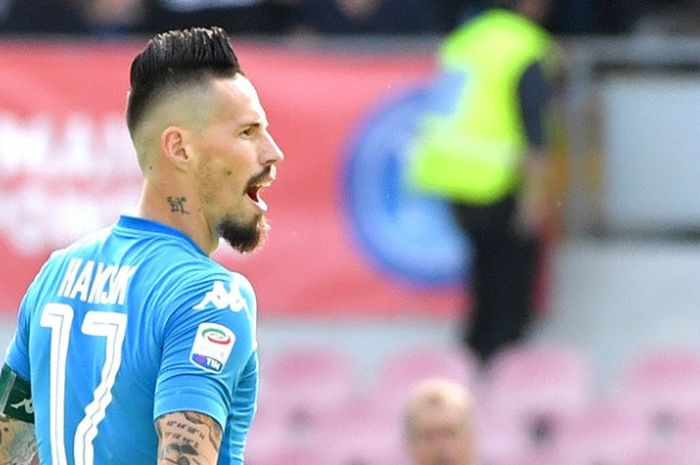 Gelandang Napoli, Marek Hamsik, dalam laga Liga Italia kontra Torino di San Paolo, Minggu (6/5/2018)