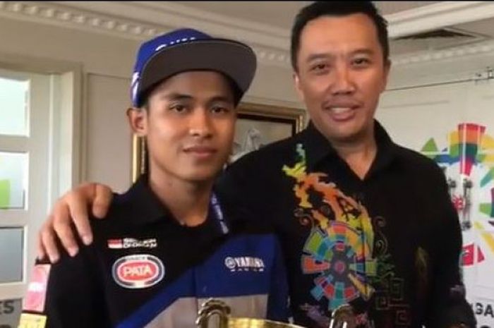 Pebalap Indonesia, Galang Hendra Pratama (kiri) dan Imam Nahrawi (kanan). 