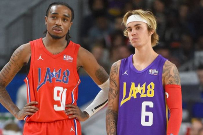 Quavo (kiri) dan Justin Bieber (kanan) saat tampil pada ajang NBA Celebrity Game 2018 yang digelar pada Jumat (16/2/2018) waktu Amerika Serikat.