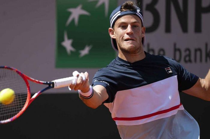 Aksi Diego Schwartzman (Argentina) saat melakoni laga babak 16 besar Roland Garros 2018 yang digelar