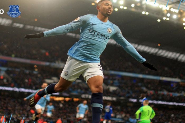 Striker Manchester City, merayakan golnya dalam laga pekan ke-17 Liga Inggris melawan Everton, Sabtu (15/12/2018) di Stadion Etihad.