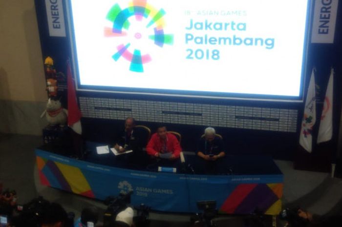 Menteri Pemuda dan Olahraga, Imam Nahrawi, dalam sesi konferensi pers di Main Press Centre Asian Games 2018 di Jakarta Convention Center, Senin (27/8/2018).