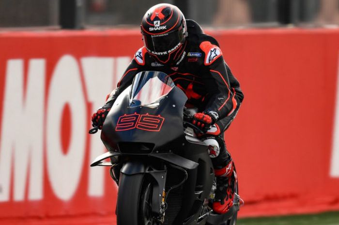 Jorge Lorenzo saat mengendarai motor Honda RC213V pada tes IRTA di Sirkuit Ricardo Tormo, Valencia, Selasa (20/11/2018).