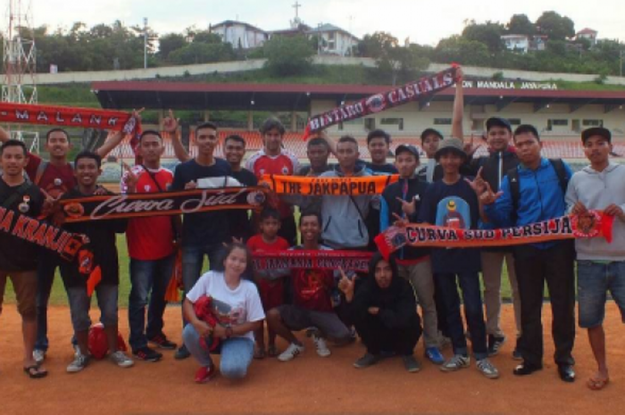 Sejumlah Jakmania lakukan tur ke Jayapura untuk dukung Persija menghadapi Persipura