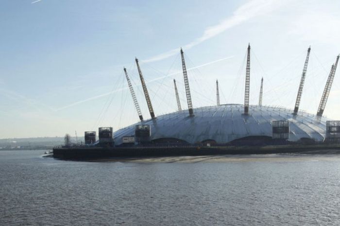 Pemandangan eksterior O2 Arena, venue babak Grand Final FIFA eWorld Cup 2018. Partai pamungkas turnamen ini akan ditayangkan secara langsung oleh KompasTV pada Sabtu (4/8/2018) pukul 23.45 WIB.