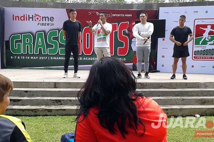 eks fisioterapis timnas, Mathias Ibo dan gelandang Persija, Sutanto Tan meramaikan  Indihome Grassro