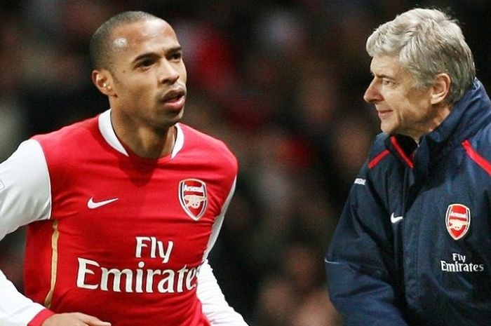 Thierry Henry (kiri) saat merayakan gol bersama Arsene Wenger pada laga antara Arsenal dan Manchester United di Stadion Emirates, 21 Januari 2007.