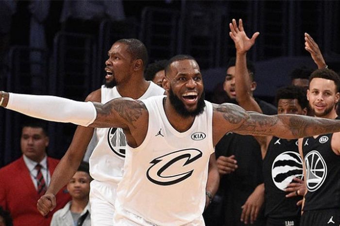 Selebrasi LeBron James usai memenangi laga NBA All Star 2018 pada Minggu (18/2/2018) malam waktu Amerika Serikat.