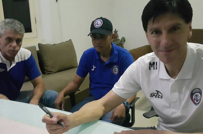 Petrovic Milan, Pelatih baru Arema FC pendamping Joko Susilo.