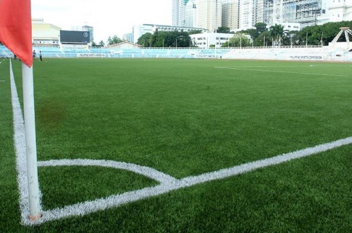 Penampakan dari salah satu sudut lapangan di Stadion Rizal Memorial, Manila. 