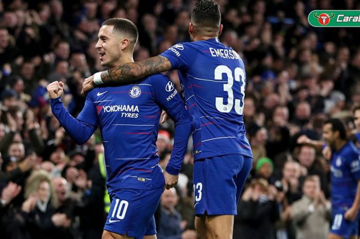 Penyerang Chelsea, Eden Hazard, merayakan gol pada laga perempat final laga Piala Liga Inggris kontra Bournemouth, Rabu (19/12/2018) di Stadion Stamford Bridge.