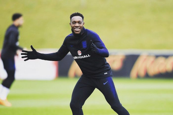 Pemain timnas Inggris, Danny Welbeck, dalam sesi latihan jelang laga persahabatan kontra timnas Belanda,  Kamis (22/3/2018) di St George's Park National Football Centre, Staffordshire, Inggris 