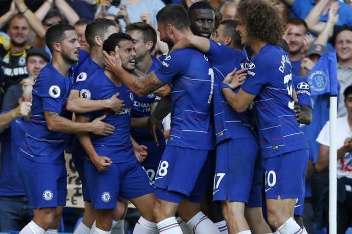 Para pemain Chelsea merayakan gol Pedro ke gawang Bournemouth dalam partai Liga Inggris di Stamford Bridge, 1 September 2018.