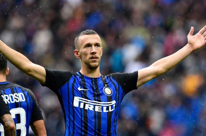 Penyerang Inter Milan, Ivan Perisic, merayakan gol ke gawang SPAL di laga Liga Italia pada 10 September 2017.