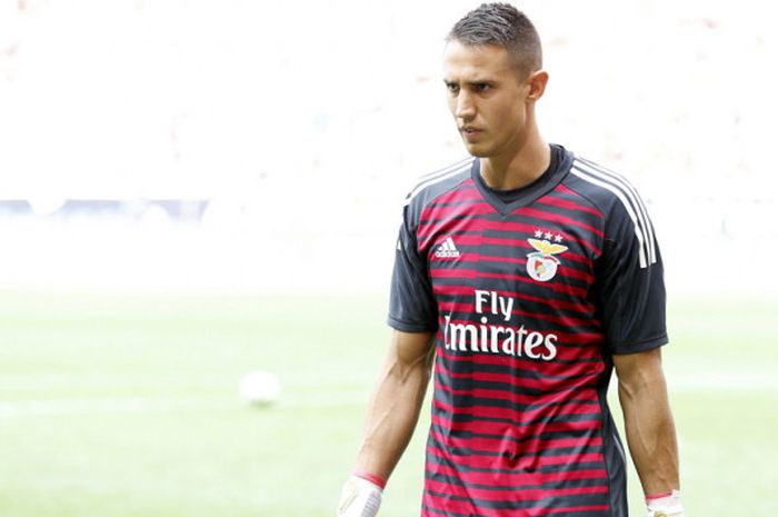 Kiper Benfica, Odisseas Vlachodimos, saat tengah bersiap menghadapui adu penalti menghadapi Juventus dalam laga International Champions Cup 2018 di Stadion Red Bull Arena, Harrison, Amerika Serikat, pada 28 Juli 2018.