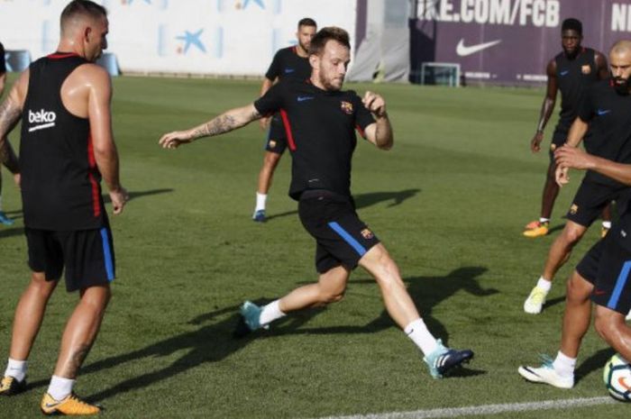 Barcelona tetap latihan tanpa neymar