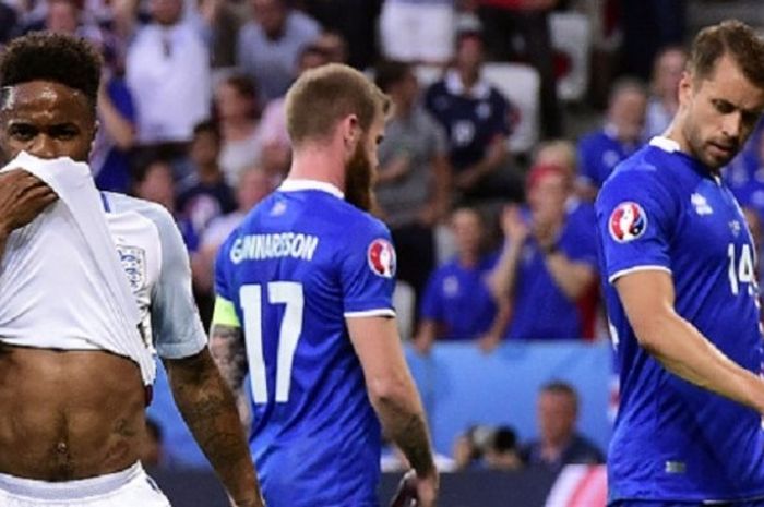   Raheem Sterling tampil sebagai starter pada pertandingan Inggris vs Islandia, Senin (27/6/2016).   