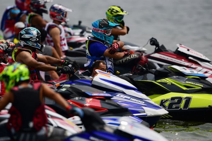 suasana start Asian Games 2018 cabang jet ski kelas Runabout 1100 Stock, final moto 4 yang berlangsung, Sabtu (25/8/2018).