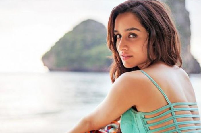 Artis cantik India, Shraddha Kapoor, yang akan bermain pada film biografi mantan pebulu tangkis nomor satu dunia dari India, Saina Nehwal. 