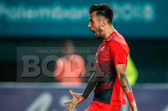  Pemain timnas u-23 Indonesia, Stefano Lilipaly, merayakan gol ke gawang Hong Kong pada laga Grup A Asian Games 2018 di Stadion Patriot Candrabhaga, Bekasi, Senin (20/8/2018).   