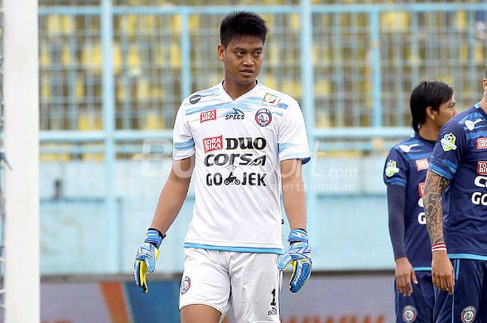 Ekspresi kiper Arema FC, Kurnia Meiga, saat melawan Persiba Balikpapan dalam laga pekan ke-20 Liga 1