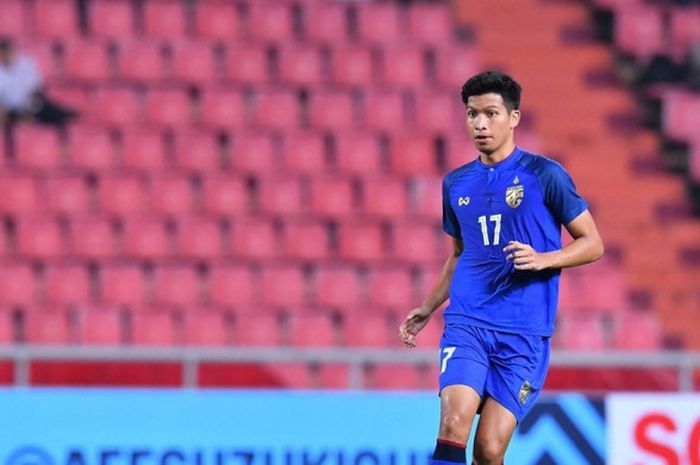 Gelandang timnas Thailand, Tanaboon Kesarat di Piala AFF 2018.