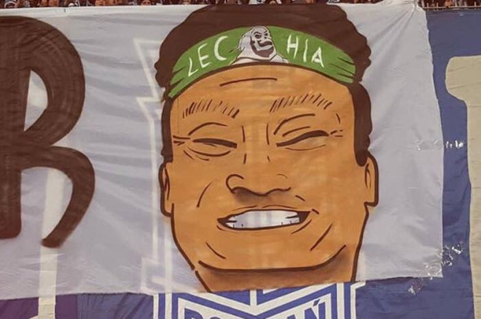 Banner Ultras Lech Poznan untuk Egy Maulana saat laga antara Lech Poznan melawan Lechia Gdansk di Stadion Miejski, Poznan, pada Jumat (16/3/2018) atau Sabtu dini hari WIB 