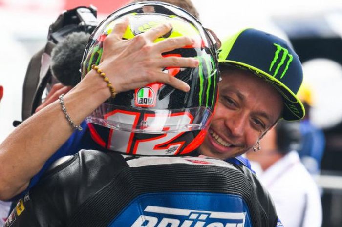  Valentino Rossi dan Marco Bezzecchi. 