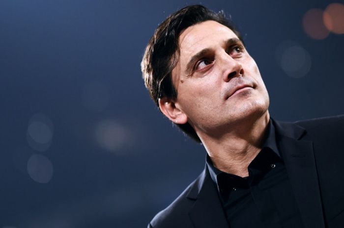 Reaksi pelatih AC Milan, Vincenzo Montella, dalam laga Liga Italia kontra Inter Milan di Stadion Giuseppe Meazza, Milan, pada 15 Oktober 2017.